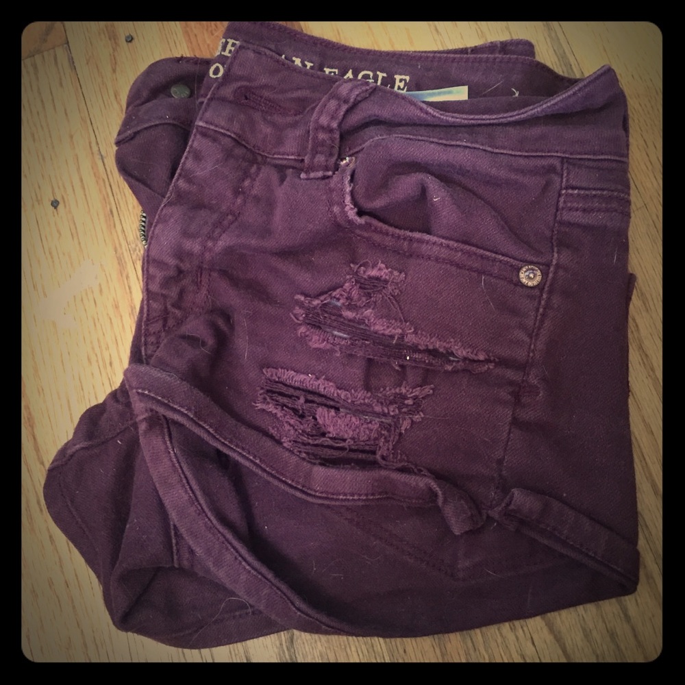 Burgundy low rise american eagle shorts
