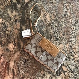Coach wristlet clutch Coach wristlet clutch