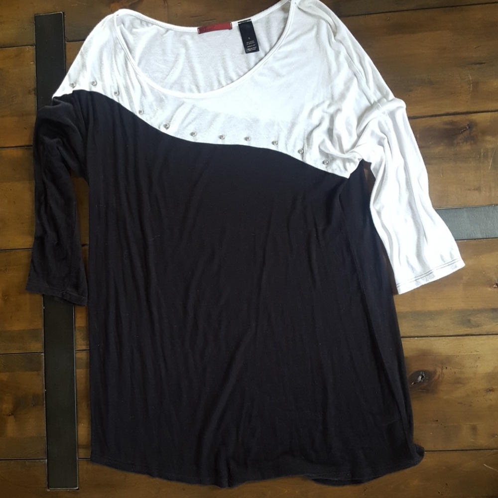 BKERed Black and White Tunic Top