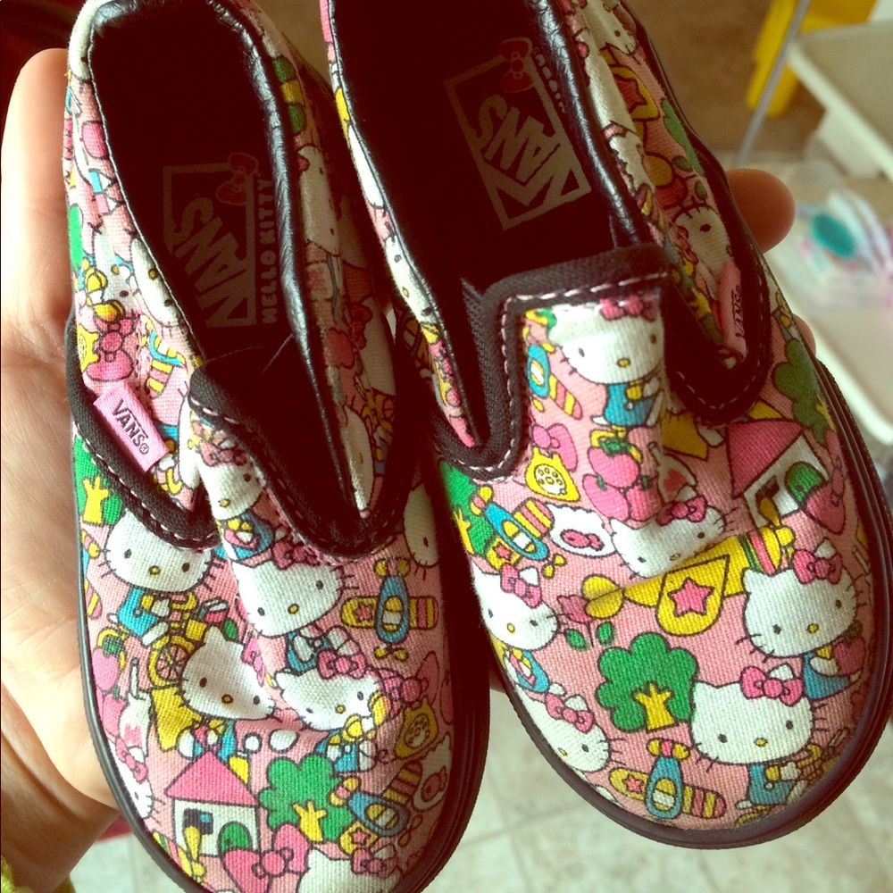 Toddler Hello Kitty Vans!!