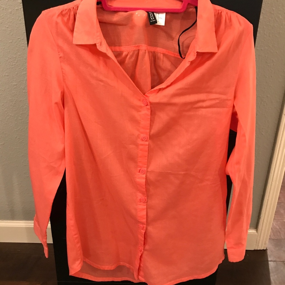 H&M pink button down shirt
