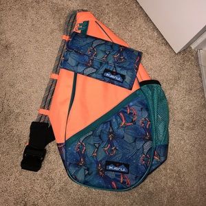 Kavu Bag and Matching wallet. Kavu Bag and Matching wallet.