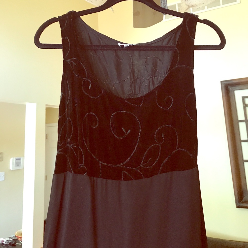 Mimi Maternity black formal dress velvet top