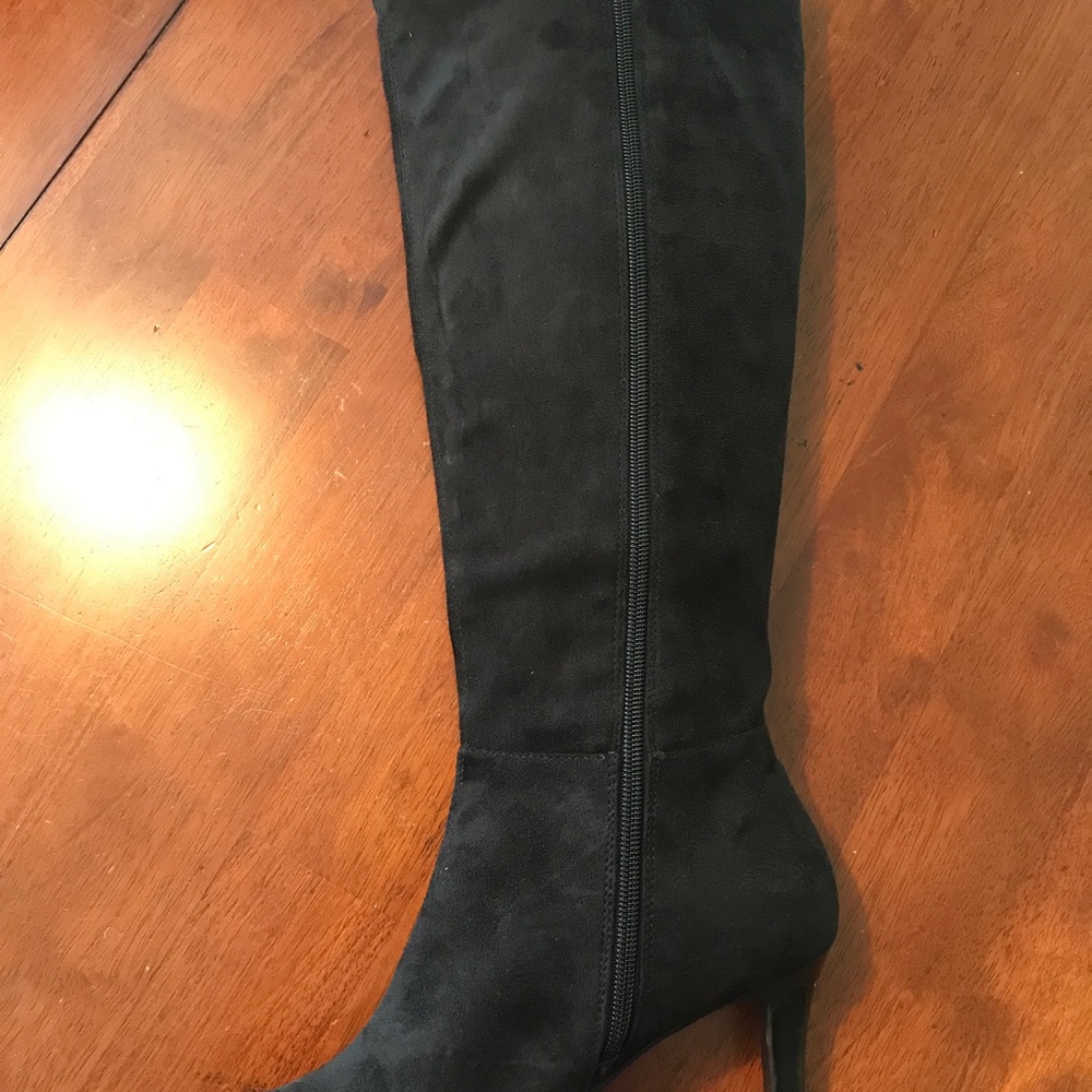 Tahari black suede boots - Picture 3 of 8