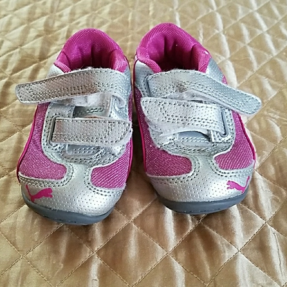 Pink sparkle Puma