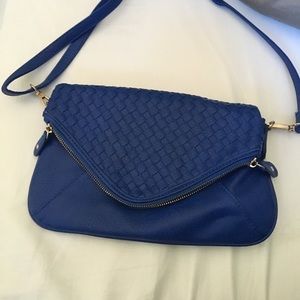Royal blue cross body purse Royal blue cross body purse