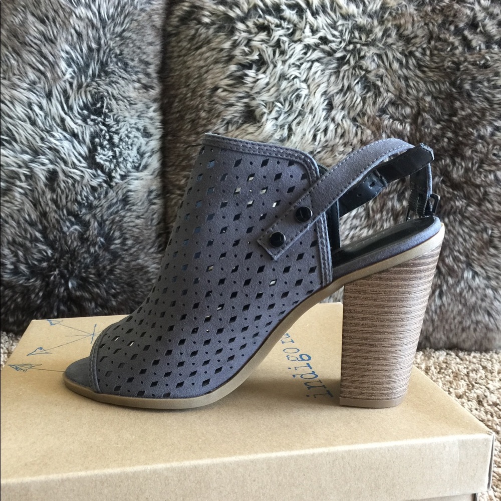 Sandal - Picture 7 of 8
