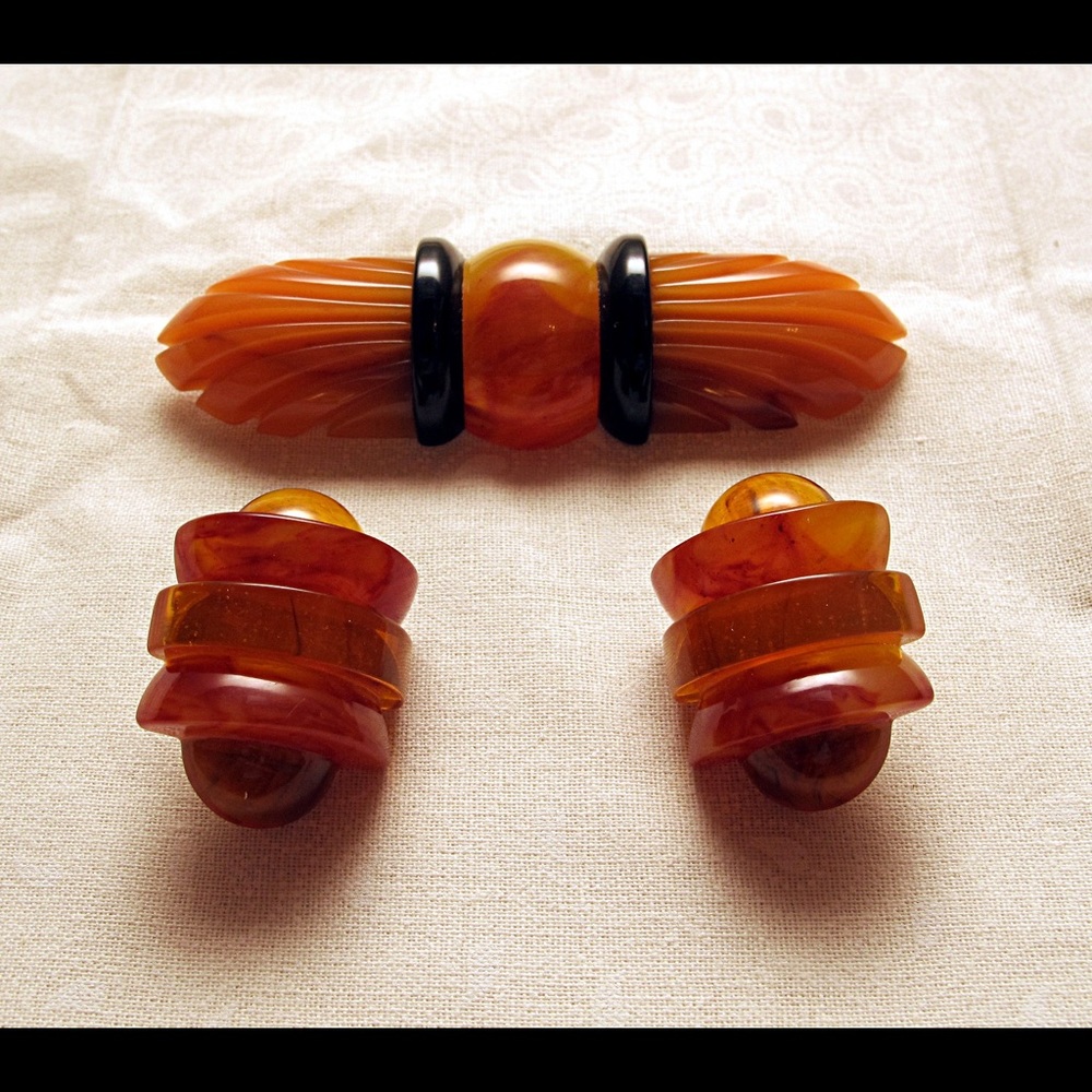 Bakelite brooche and earrings