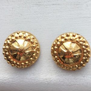 Chanel Vintage Clip on Earings Chanel Vintage Clip on Earings