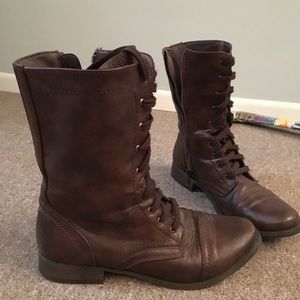 Combat boots