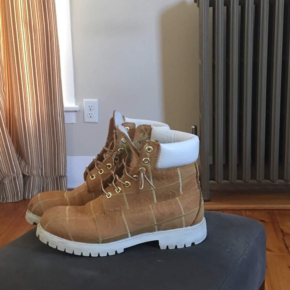 Timberland | Shoes | Timberlands White Bottoms White Cuff  display picture 3