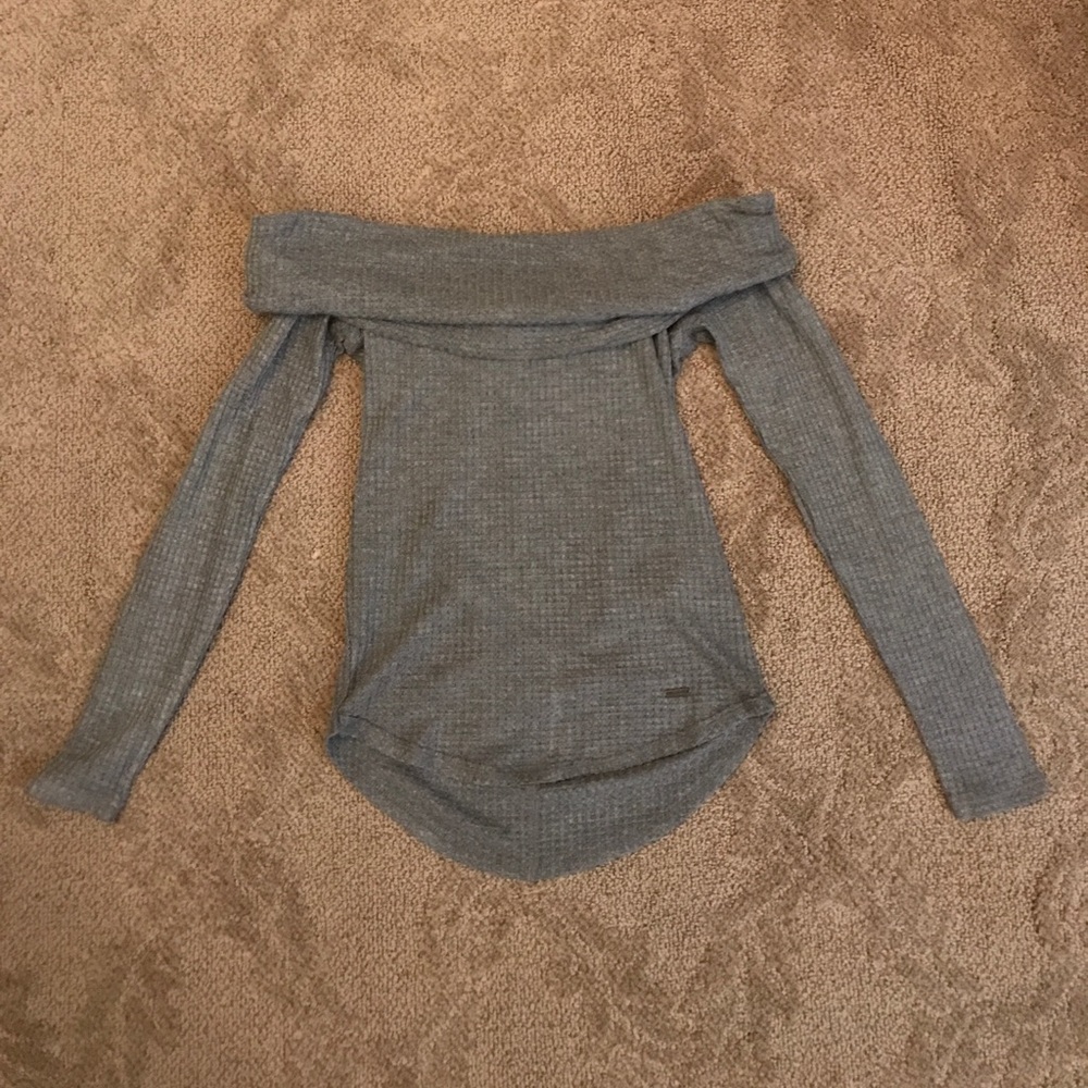 Hollister Off the Shoulder Top!! NWOT