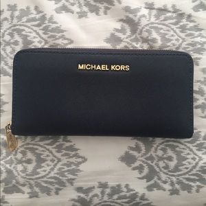 Michael Kors Continental Wallet