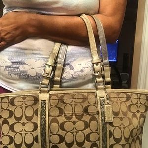 Authentic coach ladies bag Authentic coach ladies bag