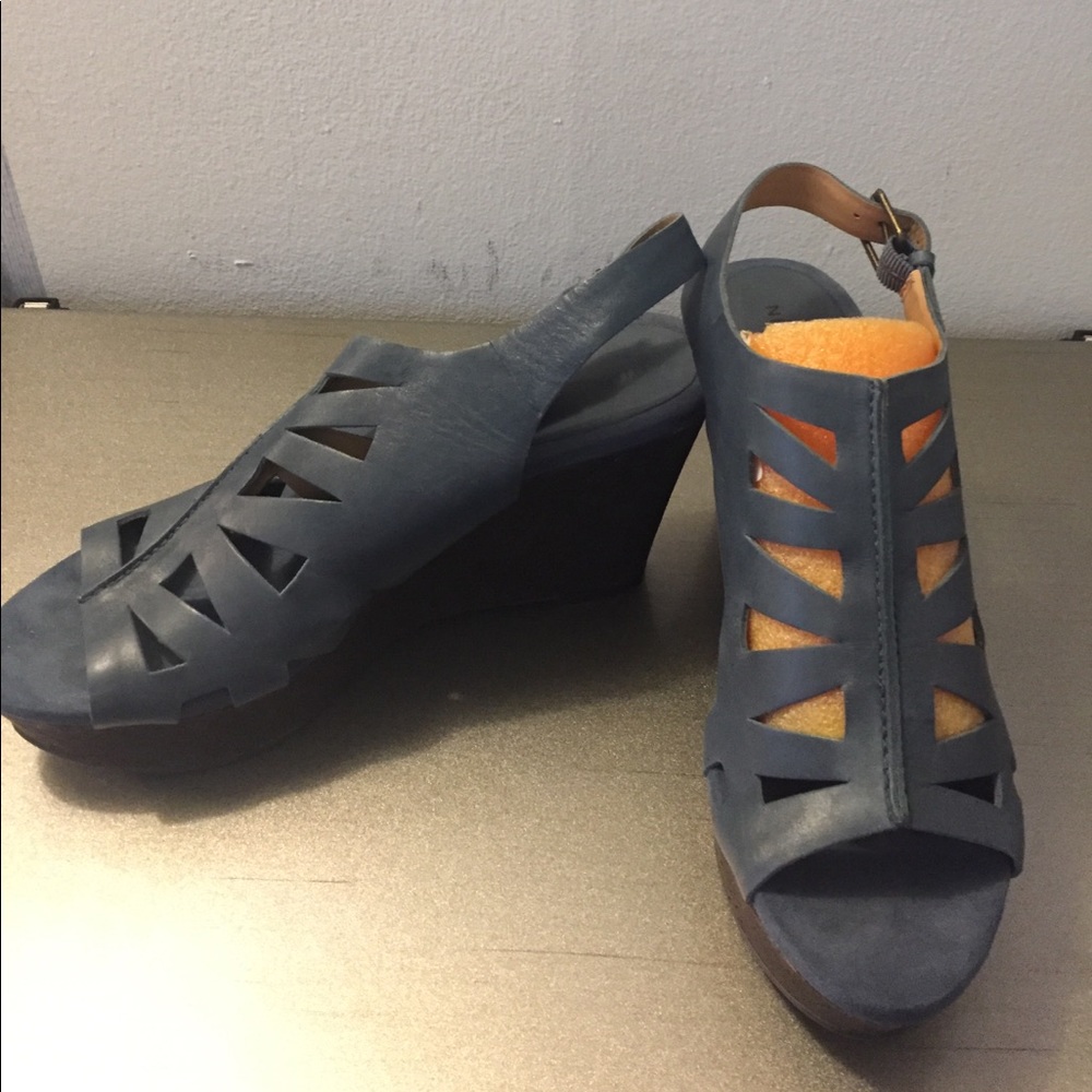 Nine West Super soft wedges