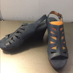 Nine West Super soft wedges