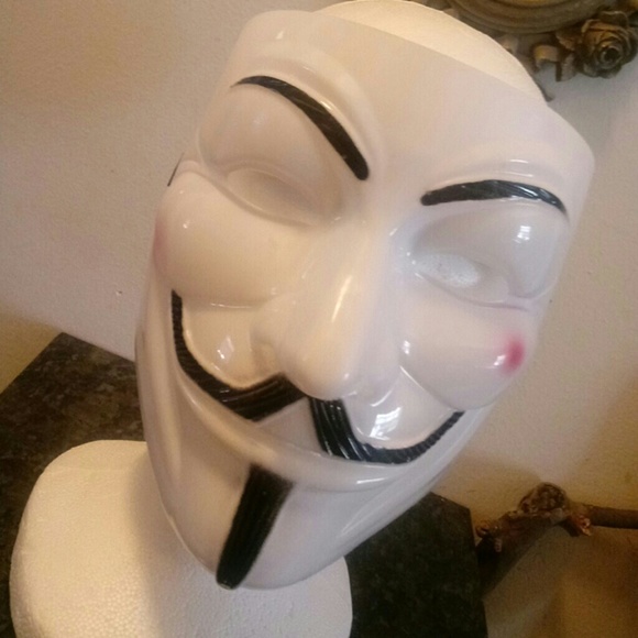 SOLD!! Vendetta mask - Picture 4 of 8