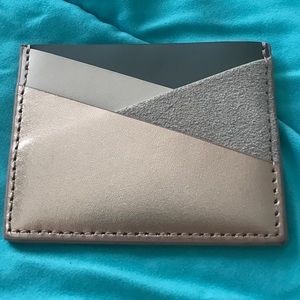 Iris card holder