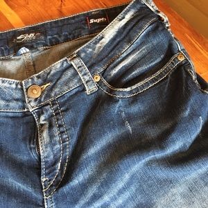 Silver women's jeans. Suki mid slim boot