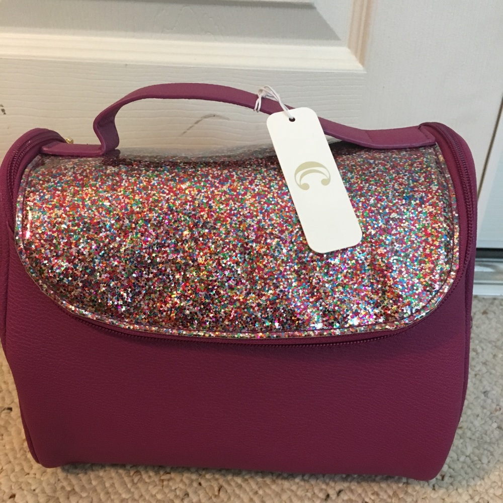 Adorable glittery pink lunch bag with accessories!