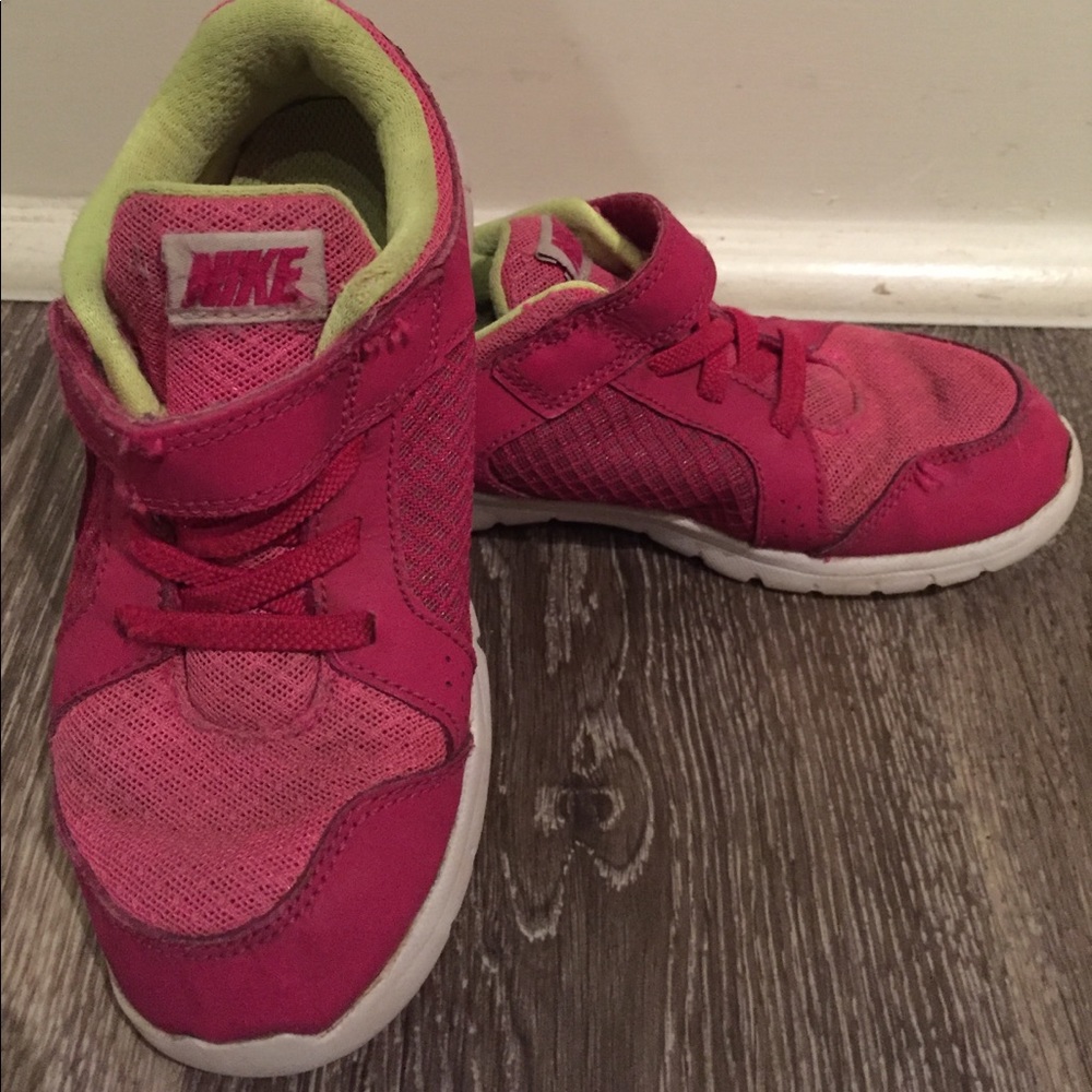 Girls Nike Free Run Velcro