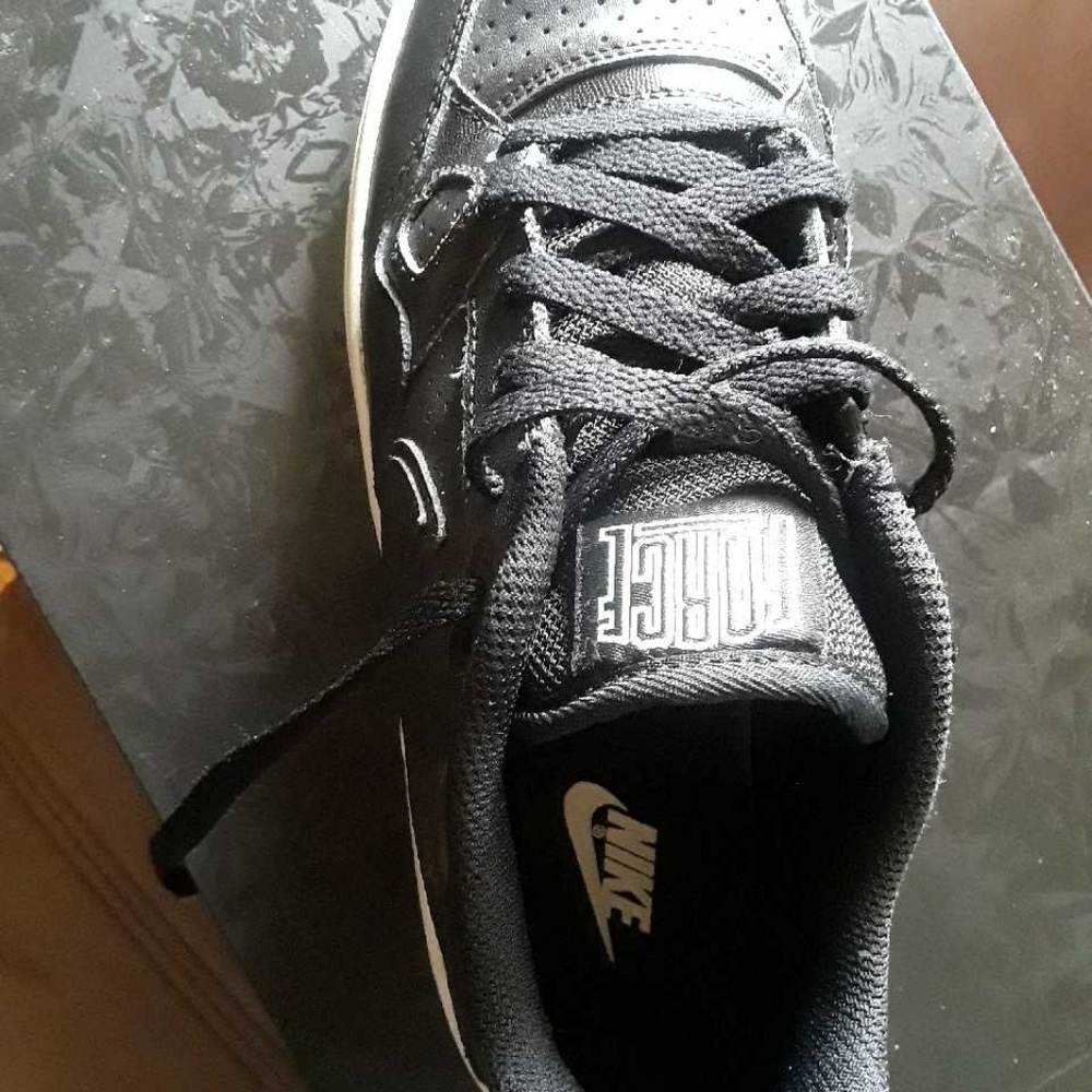 Nike Air Force women's size 8 (or boys 6.5) $25