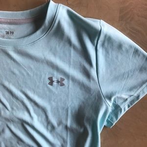 NWOT UNDER ARMOUR ATHLETIC TOP