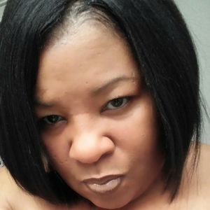 Meet your Posher, Carmela