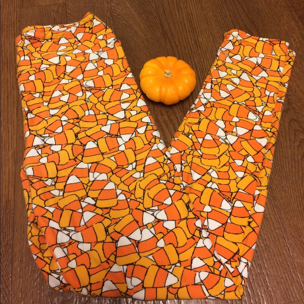 LuLaRoe Halloween Candy Corn Leggings OS🎃🦄