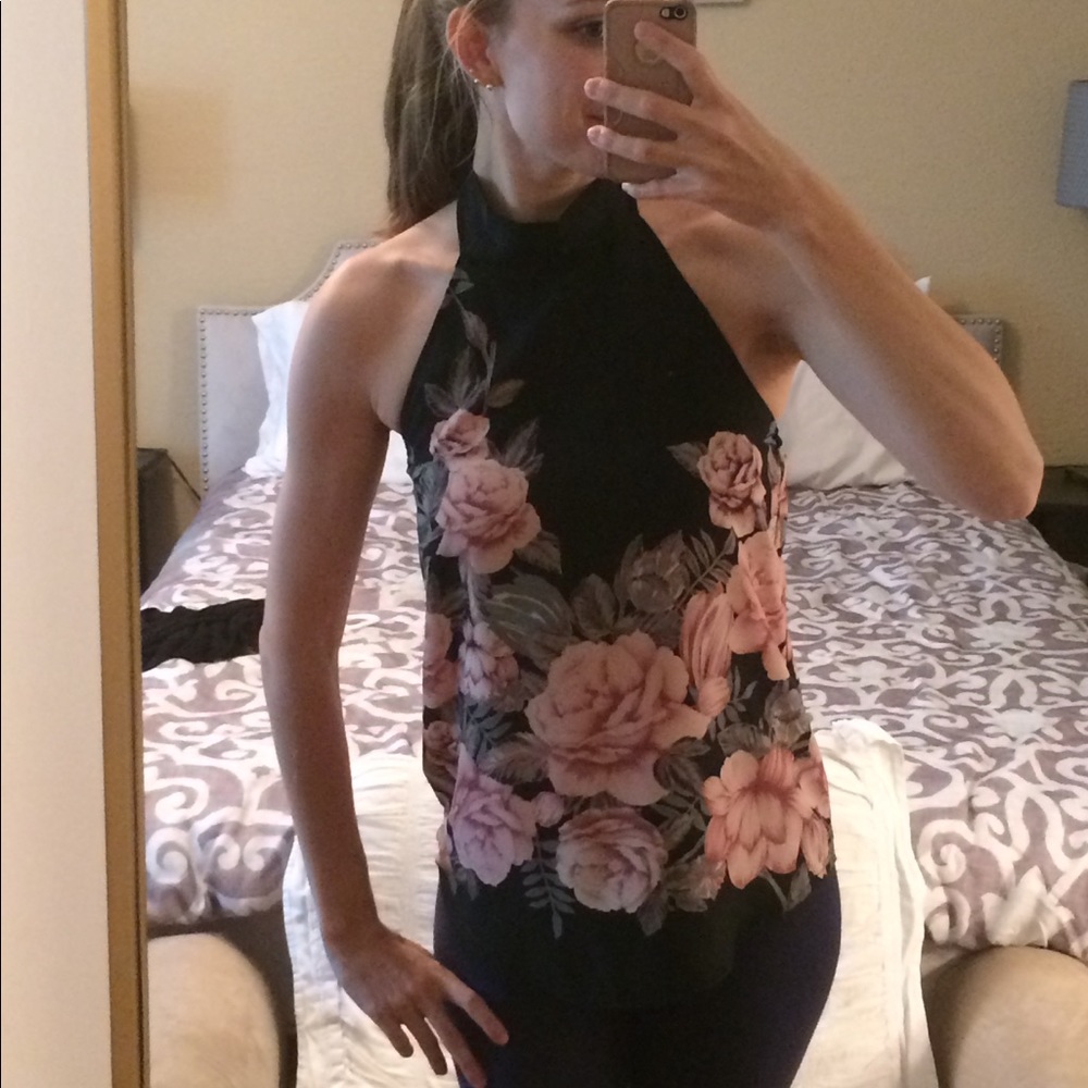 NWOT Vici floral halter tank
