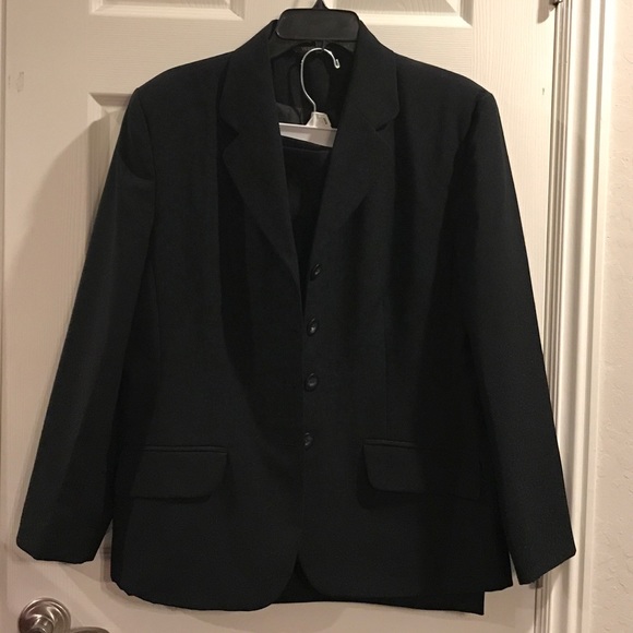 Women's skirt suit - Picture 1 of 8