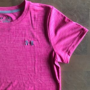 NWOT UNDER ARMOUR ATHLETIC TOP