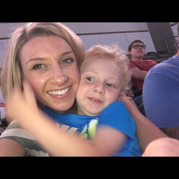 Meet your Posher, Amanda - Picture 1 of 1