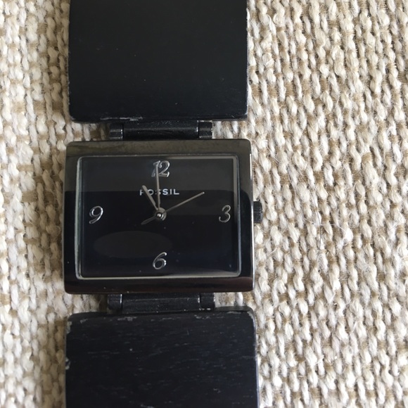 Fossil Watch - Picture 4 of 6