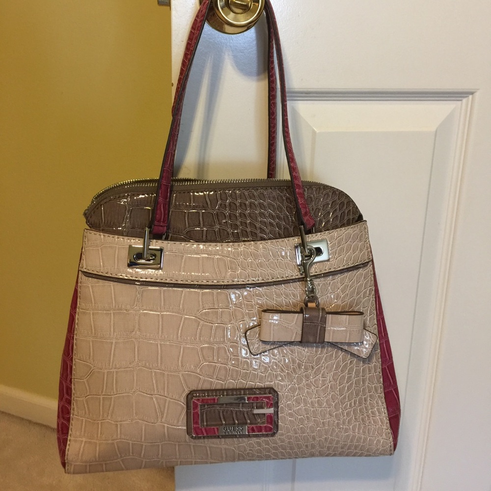 Guess purse
