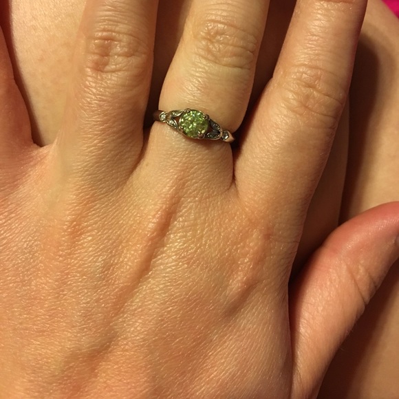 Fragrant jewels ring - Picture 1 of 1