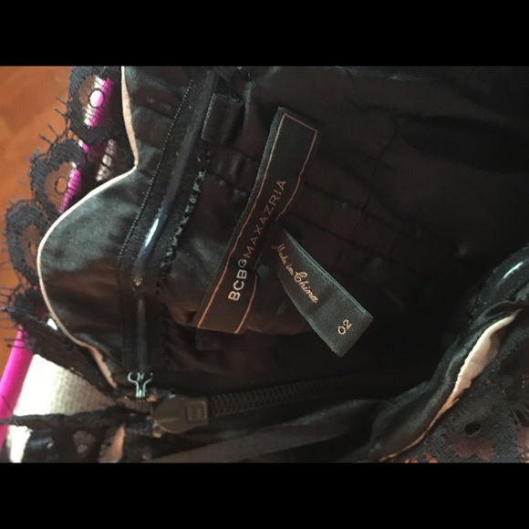 BCBG nude and black lace tiered gown - Picture 5 of 5