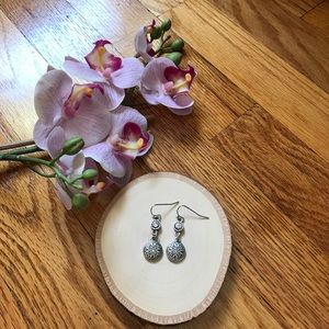 ❗️BOGO 50% Off ❗️Lia Sophia Gently Used Earrings