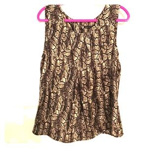 Sleeveless snakeskin print under the jacket blouse