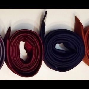 2 Men’s Polyester Vintage Ties👔