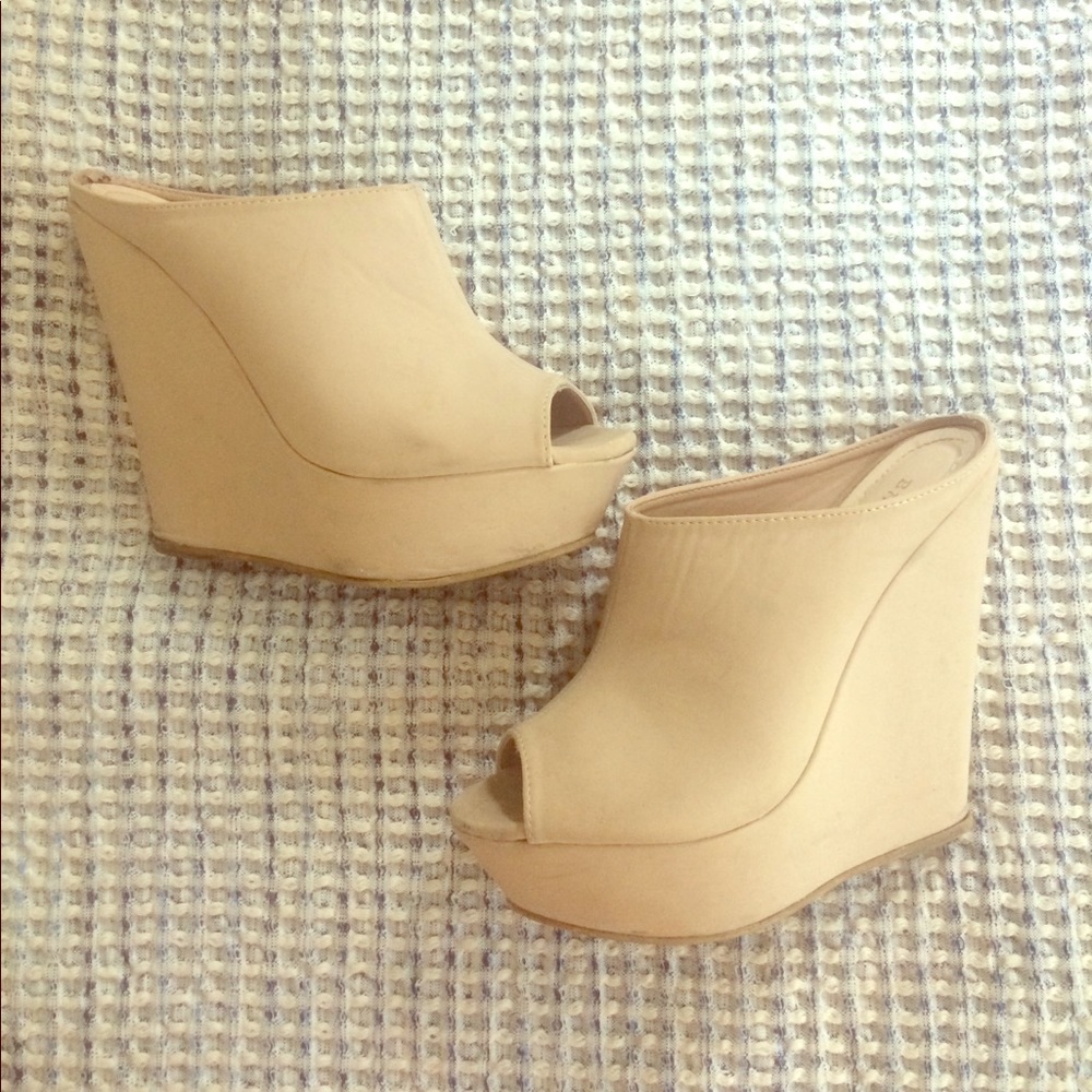 Bamboo Nude Suede Wedge