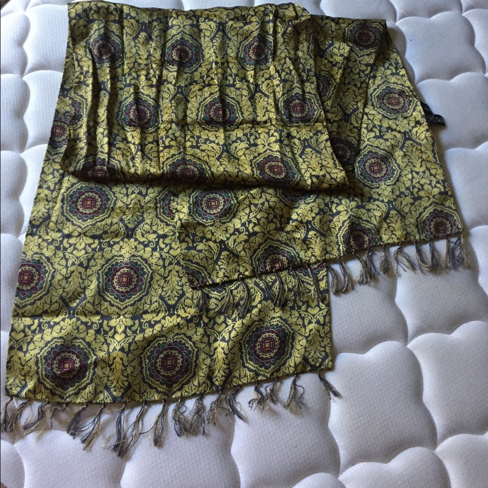 Gorgeous silk print luxury scarf