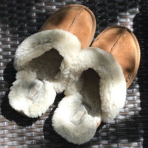 UGGs Scuffette II Slippers - Chestnut