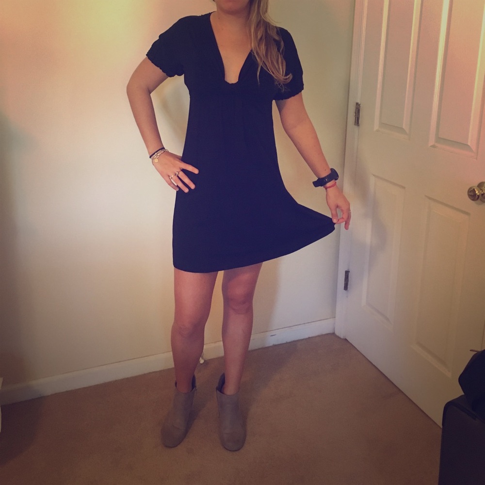 Sophie max size small black mini dress