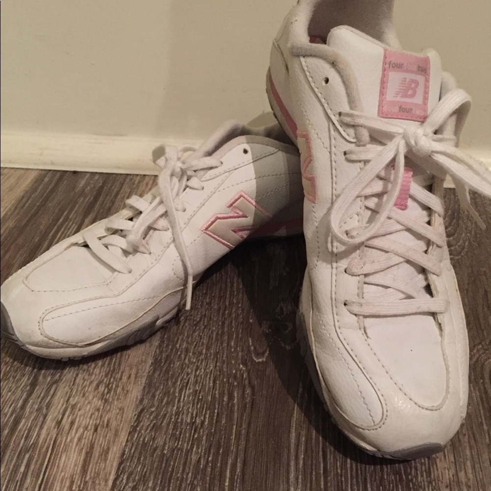 New Balance 442 low profile sneakers
