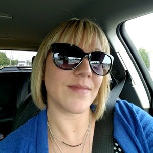 Meet your Posher, Hilary