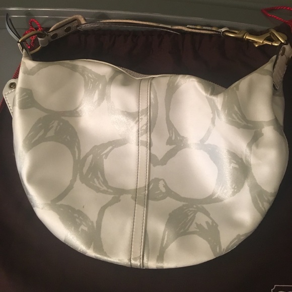 COACH Purse. - Picture 3 of 5