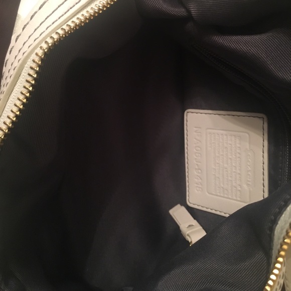 COACH Purse. - Picture 5 of 5