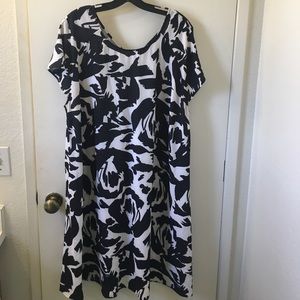 Eloquii size 22 abstract floral shift dress Eloquii size 22 abstract floral shift dress