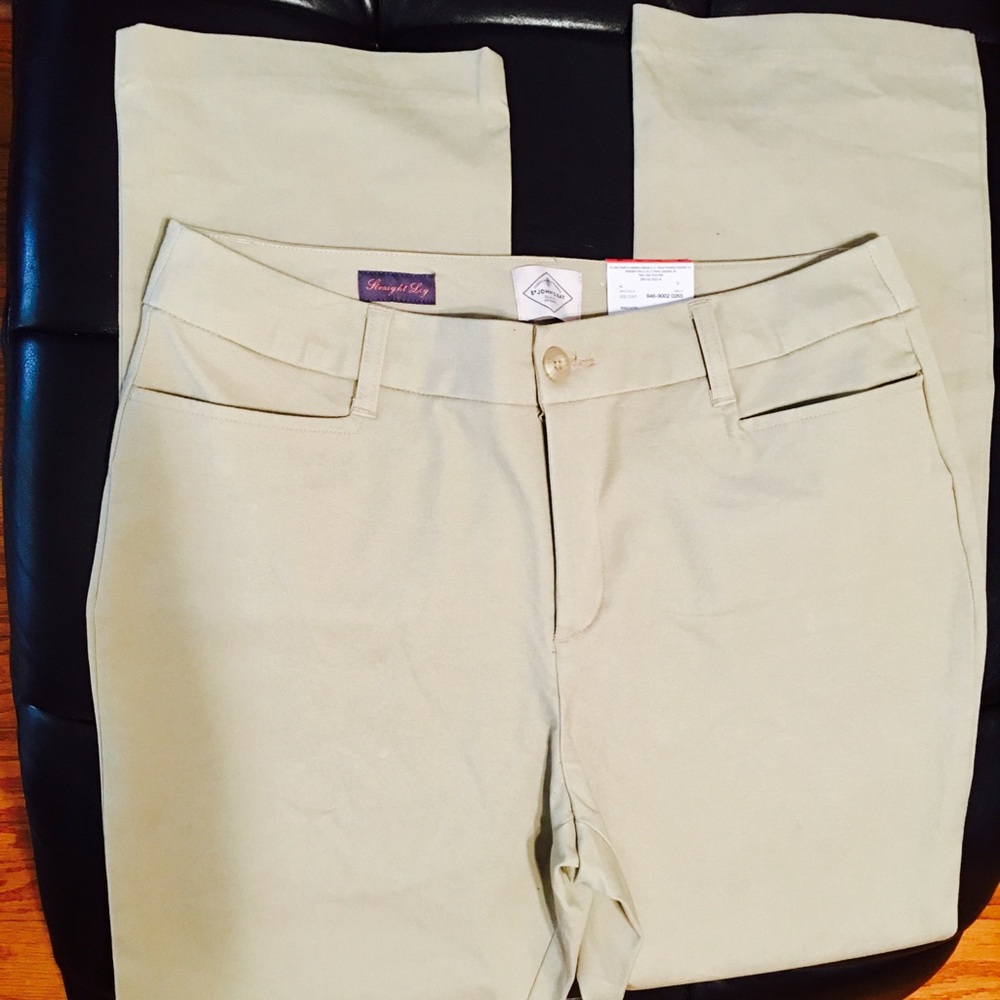 BRAND NEW St Johns Bay Khakis Size 12